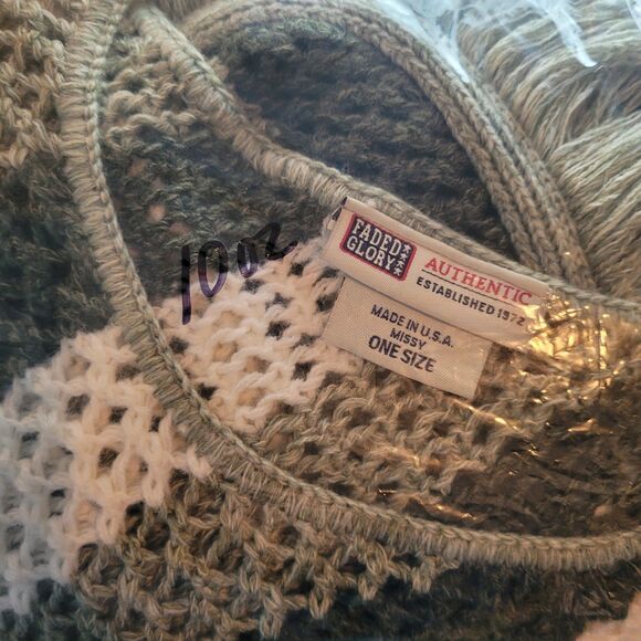 Vintage Boho Crochet Fringe Poncho One Size S-L Green Stripes Western USA Made - Picture 10 of 10